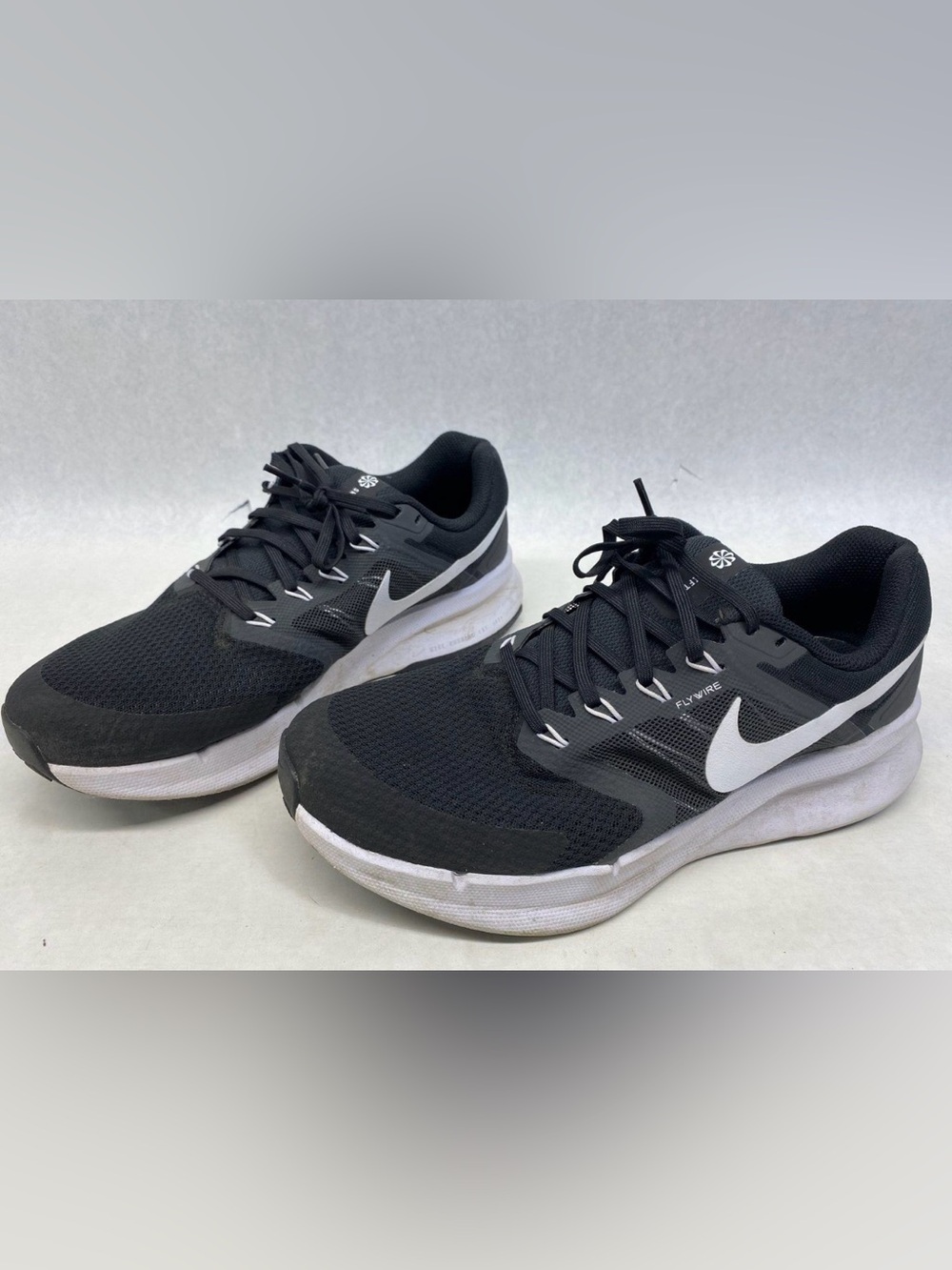 Nike Swift 3 Black & White Women's Running Shoes Size 10.5 Wide